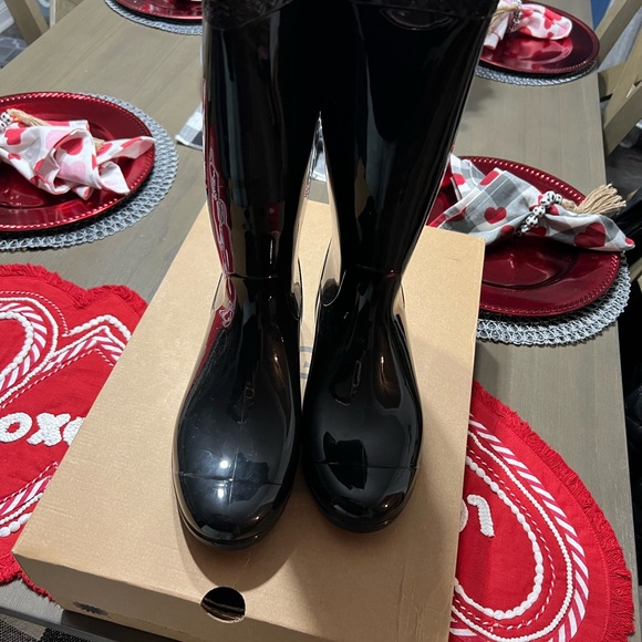 UGG rain boots - Picture 3 of 7